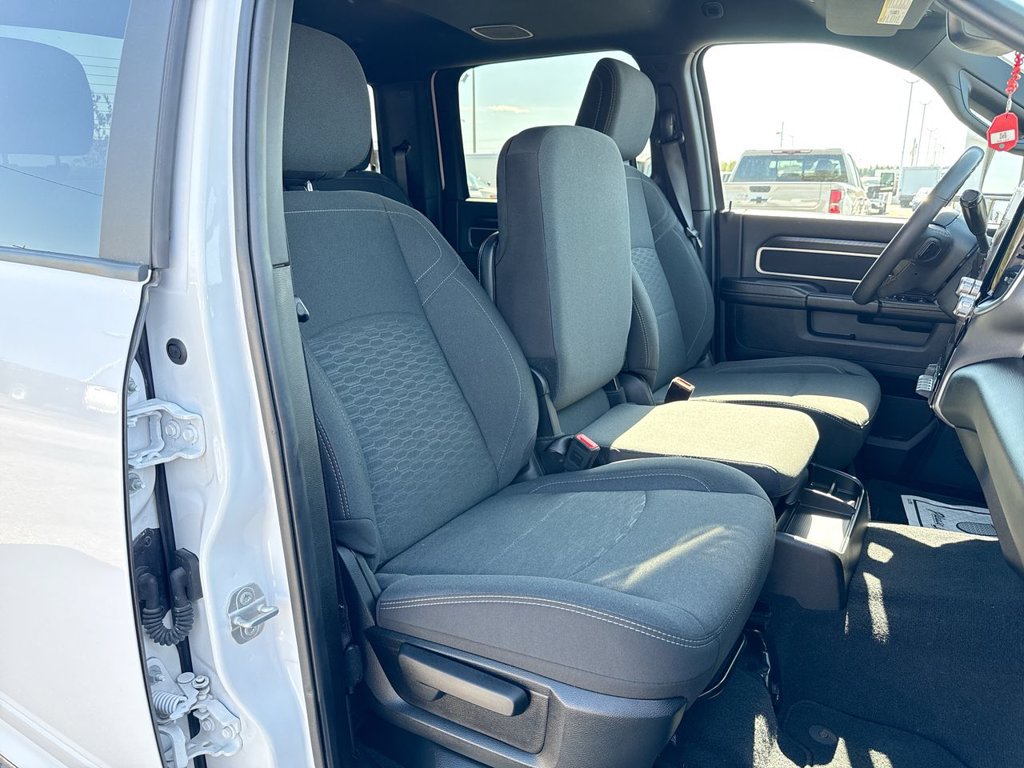 Used 2025 RAM 2500 Big Horn AWD/4WD image 25