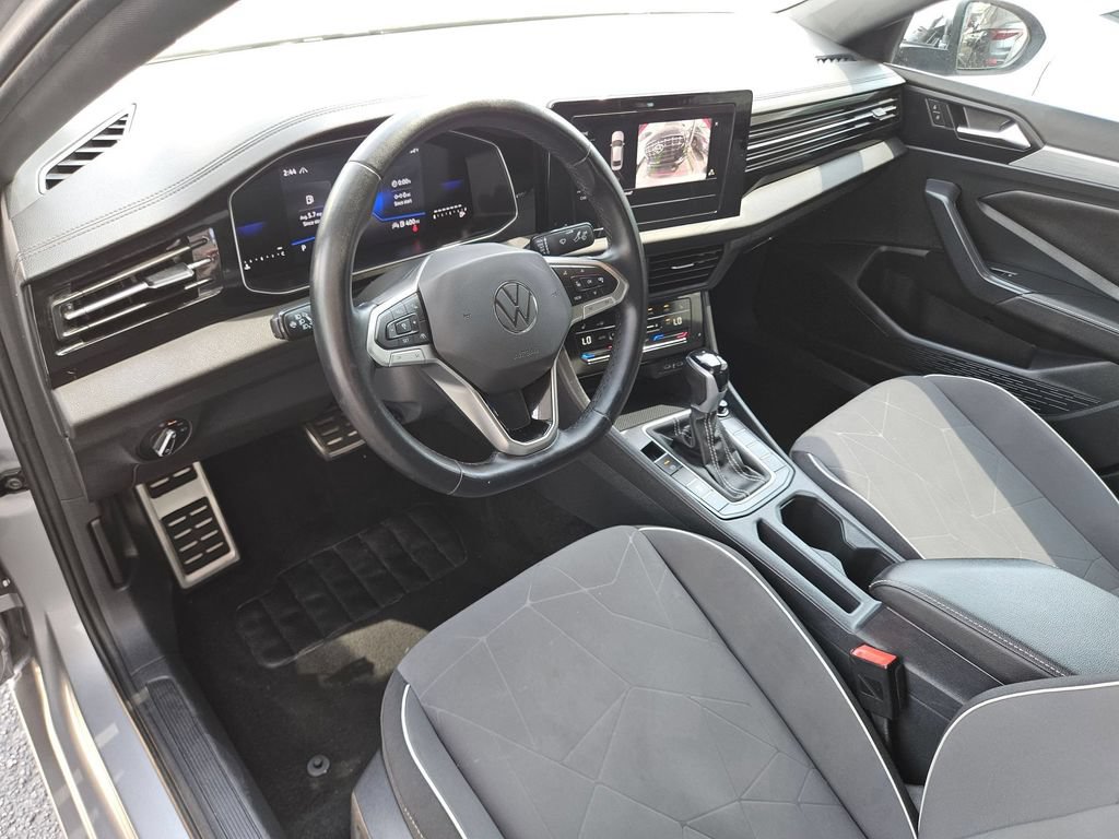 Used 2025 Volkswagen Jetta Sport FWD image 7