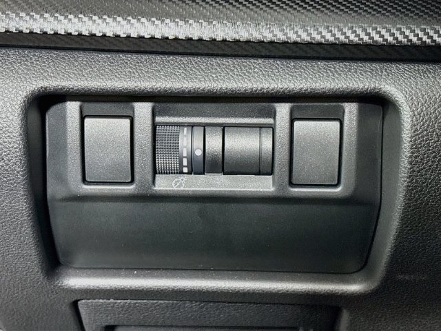 Certified 2024 Subaru Crosstrek 2.0i Premium AWD/4WD image 11