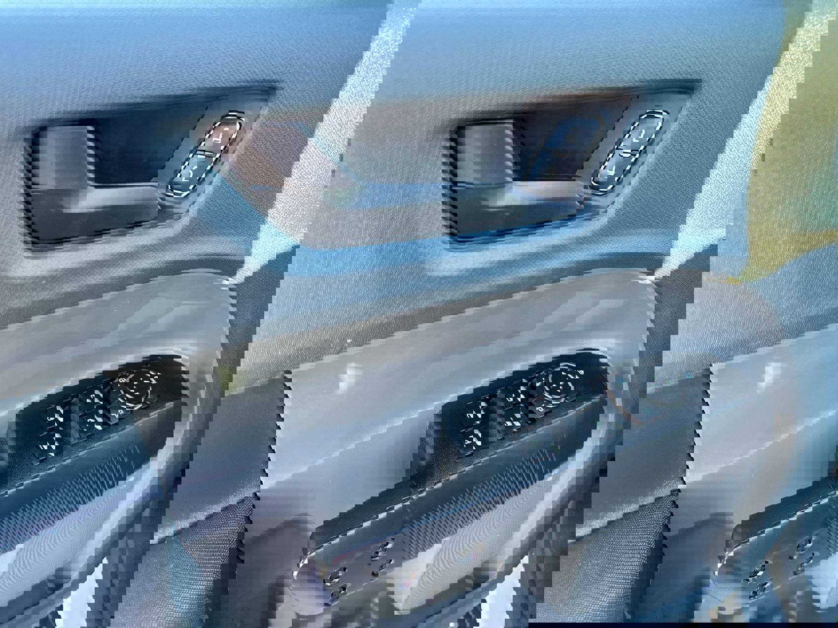 Used 2025 Ford Maverick XL w/ Equipment Group 102A image 13