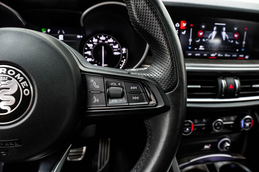 Used 2023 Alfa Romeo Stelvio Ti image 36