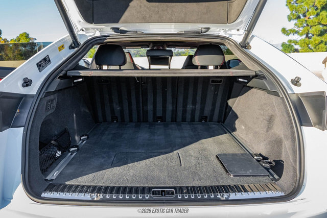 Used 2025 Lamborghini Urus SE image 64