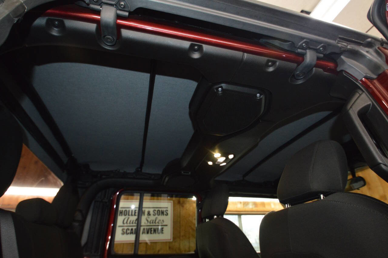 Used 2021 Jeep Gladiator Sport image 20