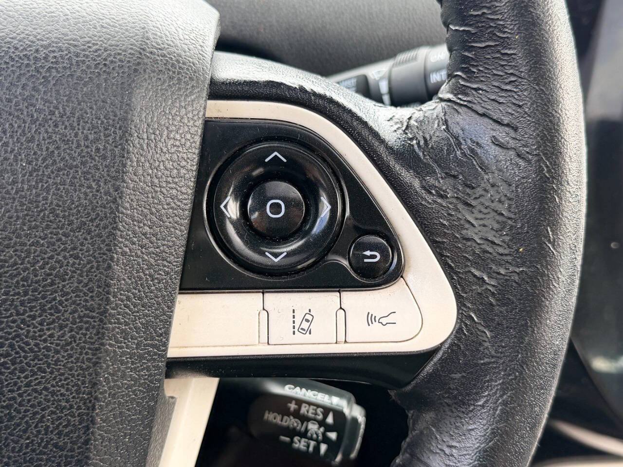 Used 2016 Toyota Prius Four w/ Advanced Technology Package image 28