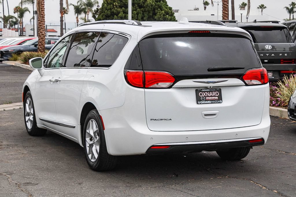 Used 2018 Chrysler Pacifica Touring-L w/ Tire & Wheel Group FWD image 6