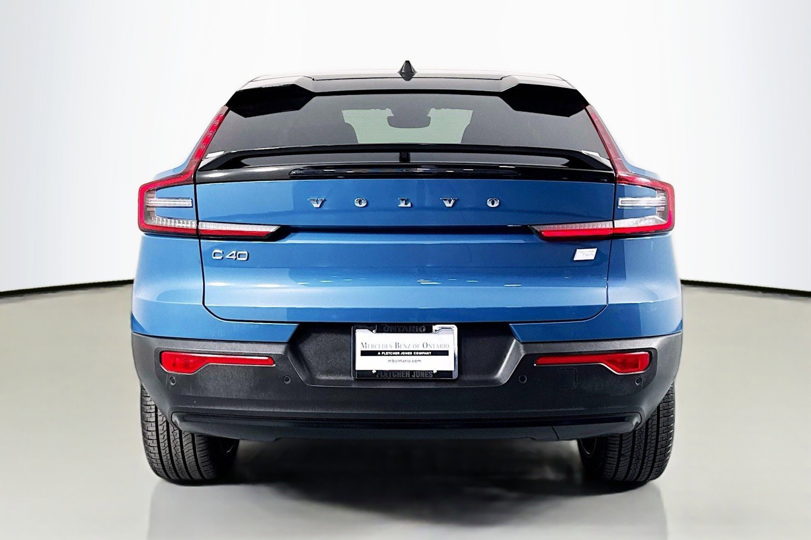 Used 2022 Volvo C40 P8 Recharge Ultimate image 3