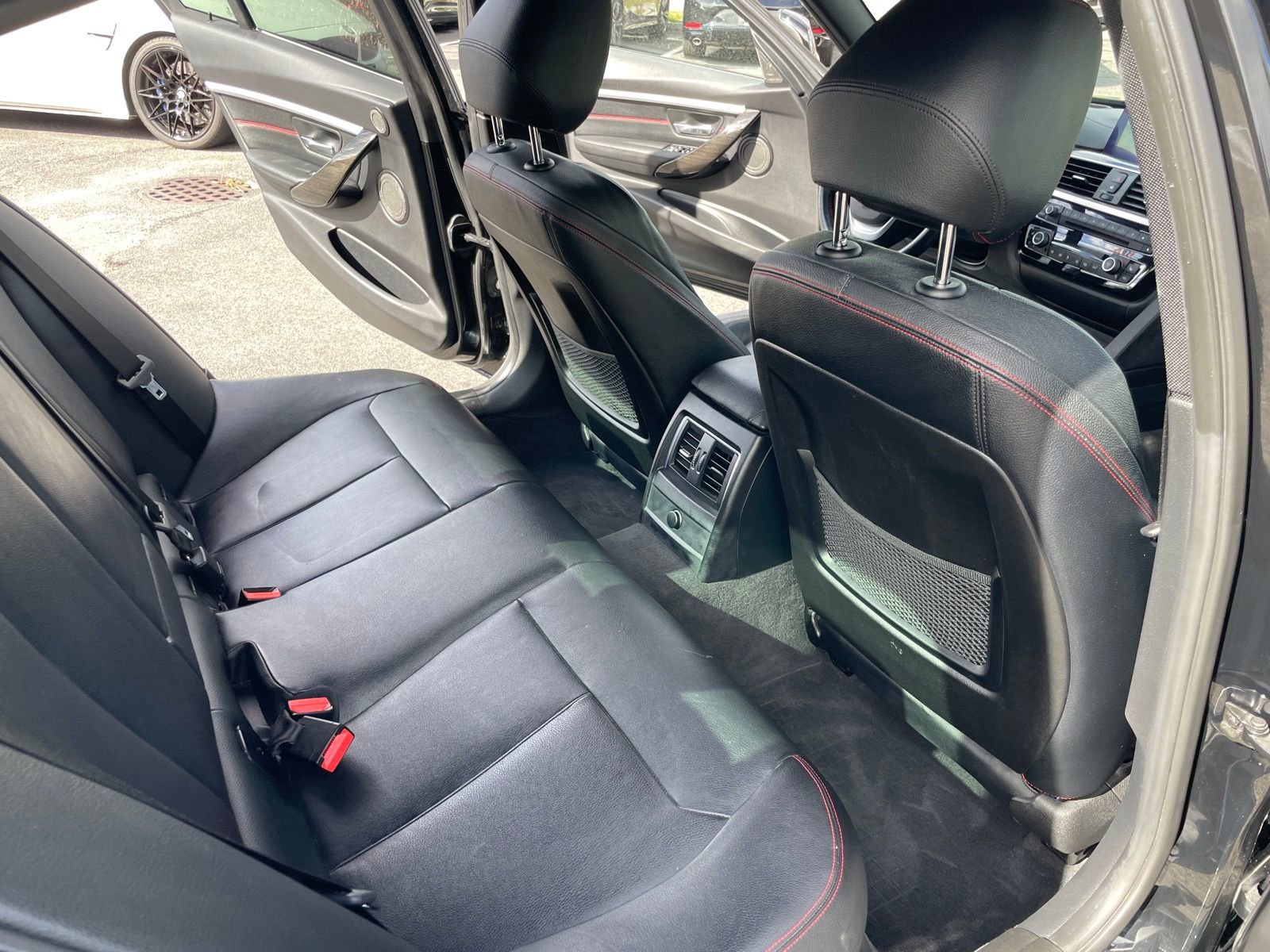 Used 2018 BMW 330i xDrive Sedan image 18