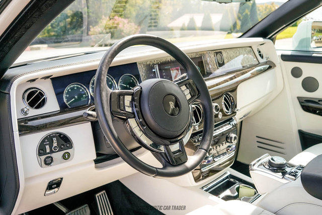 Used 2020 Rolls-Royce Phantom Sedan RWD image 57