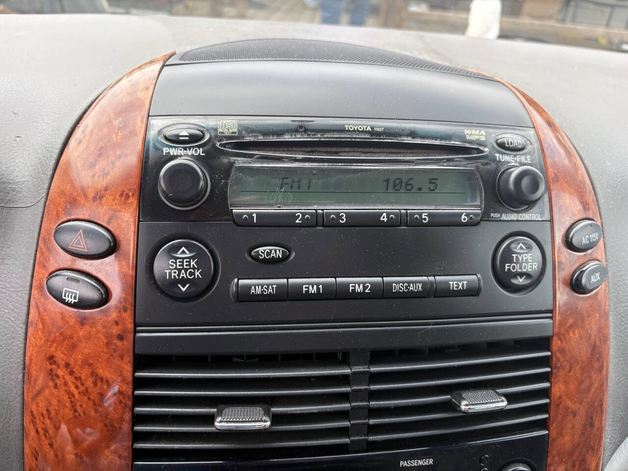 Used 2010 Toyota Sienna image 27