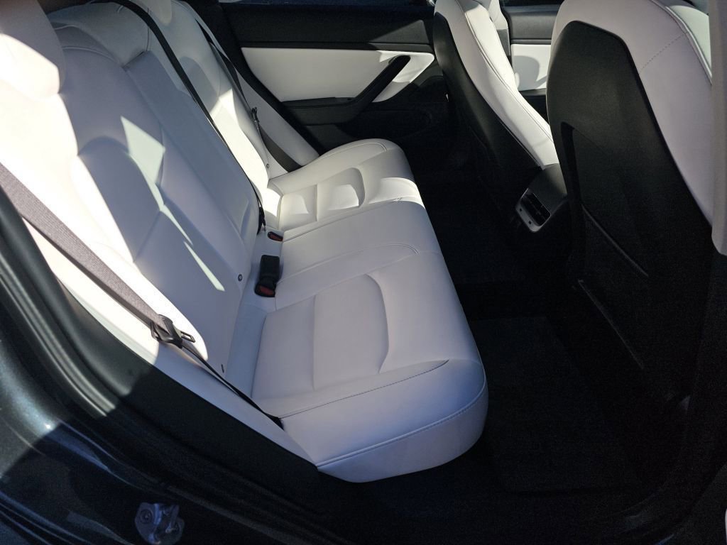 Used 2018 Tesla Model 3 Long Range image 13