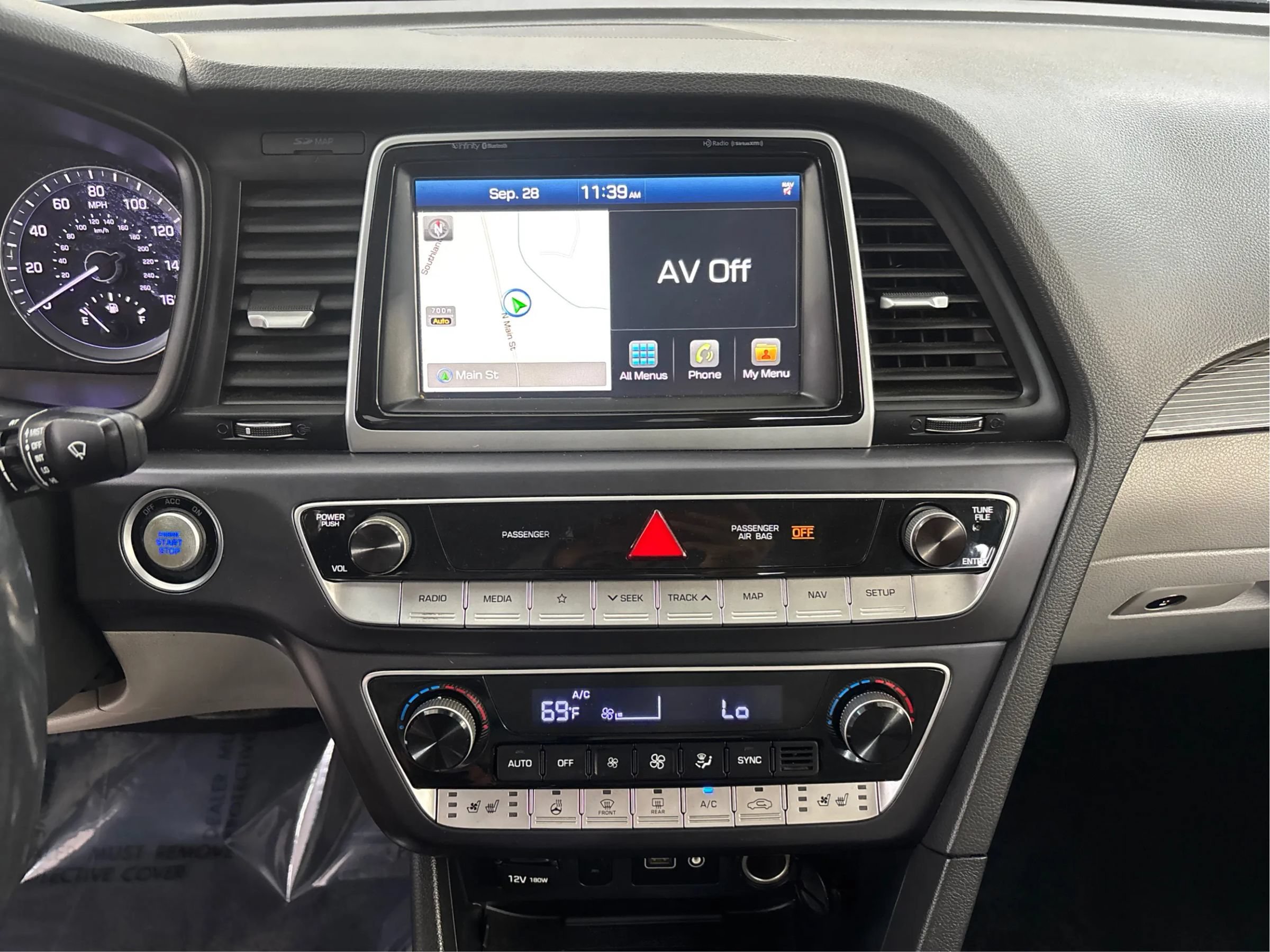 Used 2018 Hyundai Sonata Limited w/ Limited Ultimate Package 03 FWD image 19