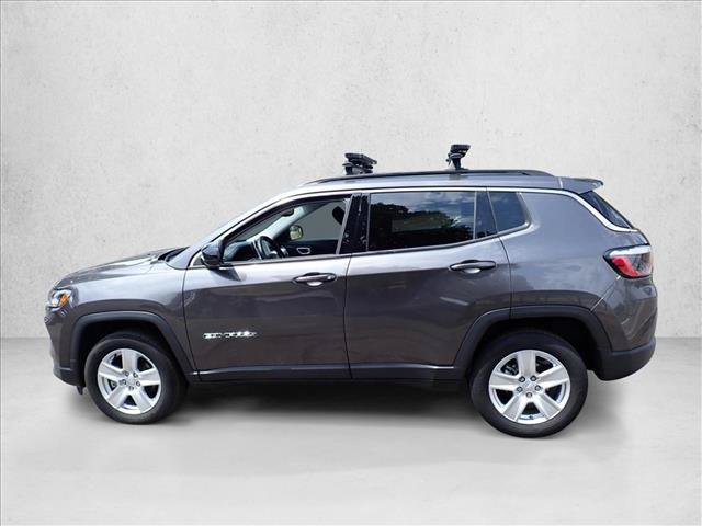 Used 2022 Jeep Compass Latitude w/ Convenience Group AWD/4WD image 2
