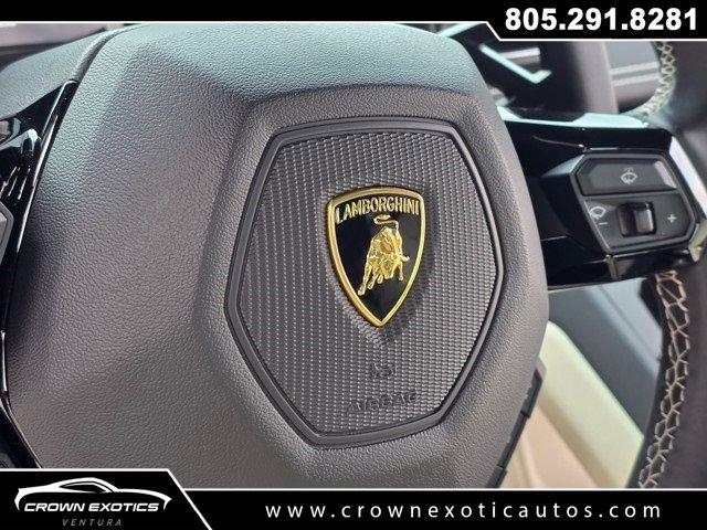 Used 2020 Lamborghini Huracan EVO image 19