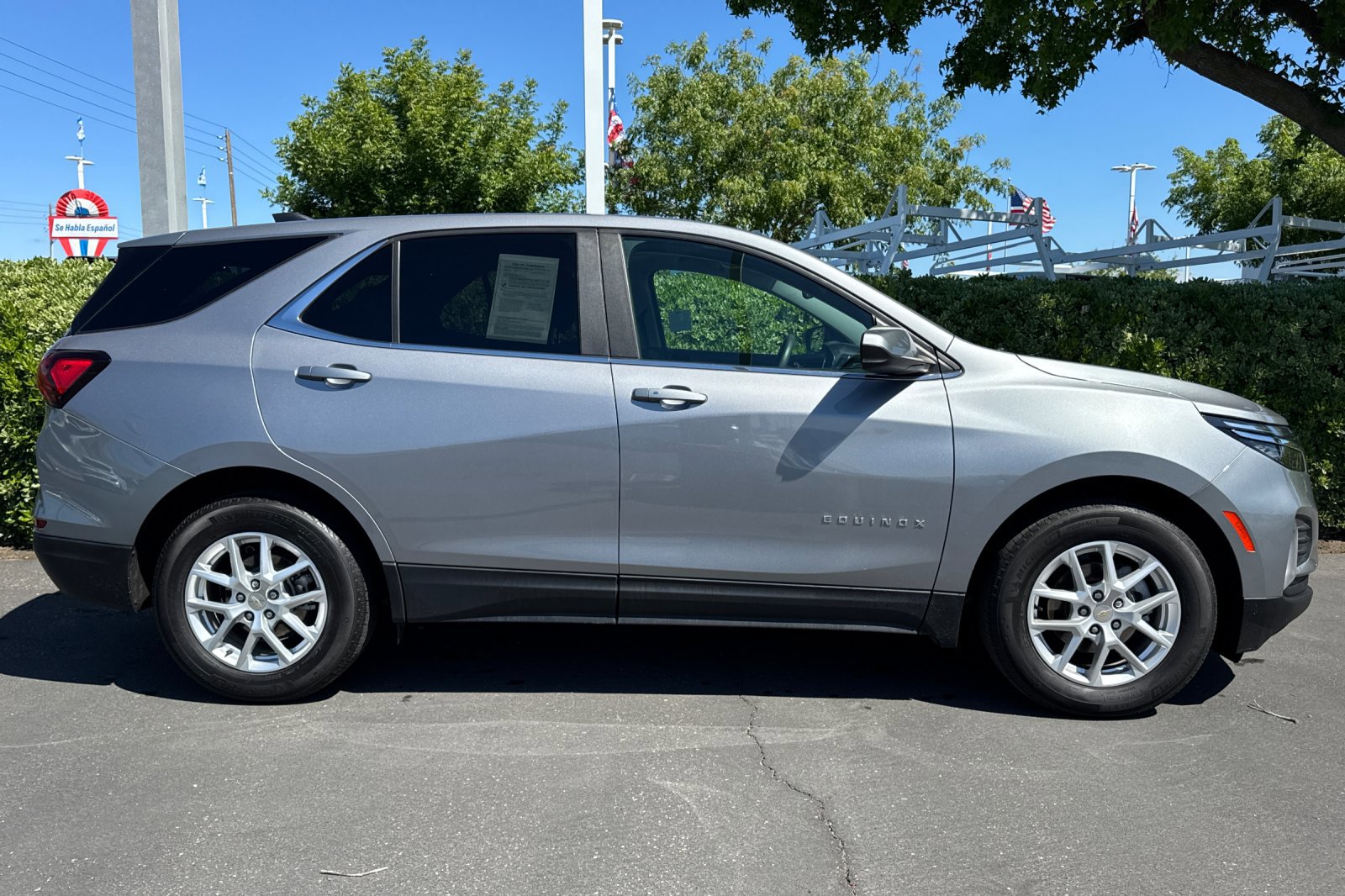 Used 2024 Chevrolet Equinox LT w/ LPO, Floor Liner Package FWD image 3