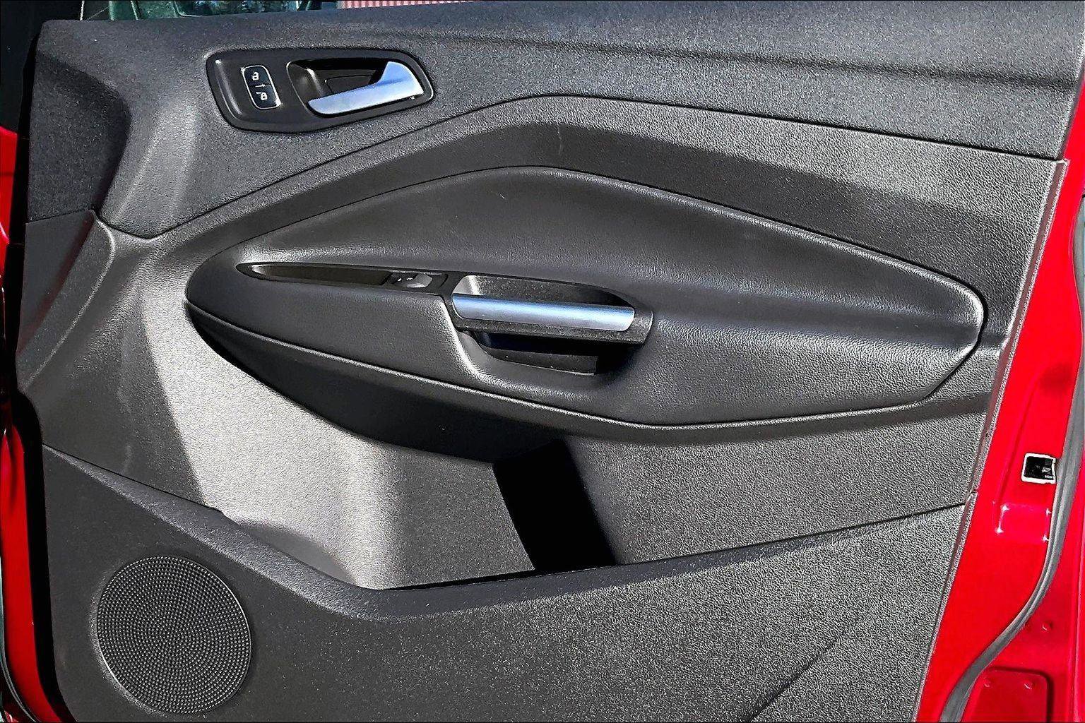 Used 2017 Ford C-MAX Energi SE w/ Equipment Group 401A image 18