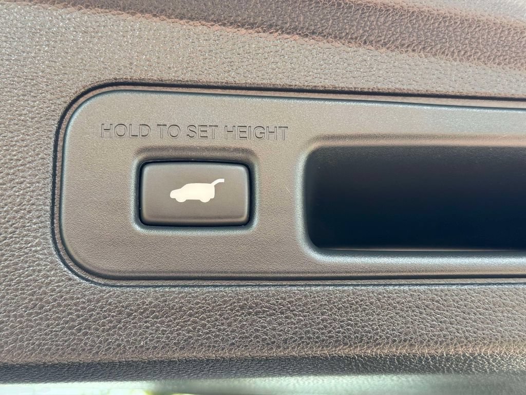 Certified 2023 Acura MDX w/ Advance Package AWD/4WD image 10