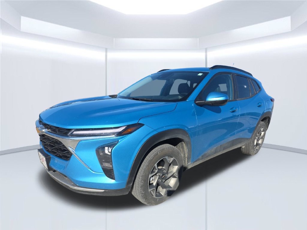 Used 2025 Chevrolet Trax LT w/ Driver Confidence Package FWD image 40