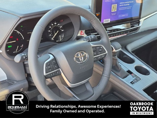 New 2026 Toyota Sienna XLE FWD image 11