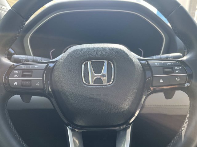 Certified 2025 Honda Pilot Touring image 21