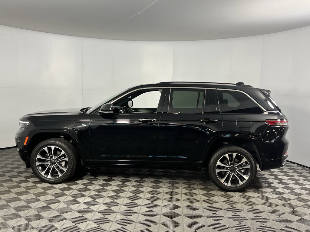 Used 2022 Jeep Grand Cherokee Overland w/ Advanced Protech Group III image 8
