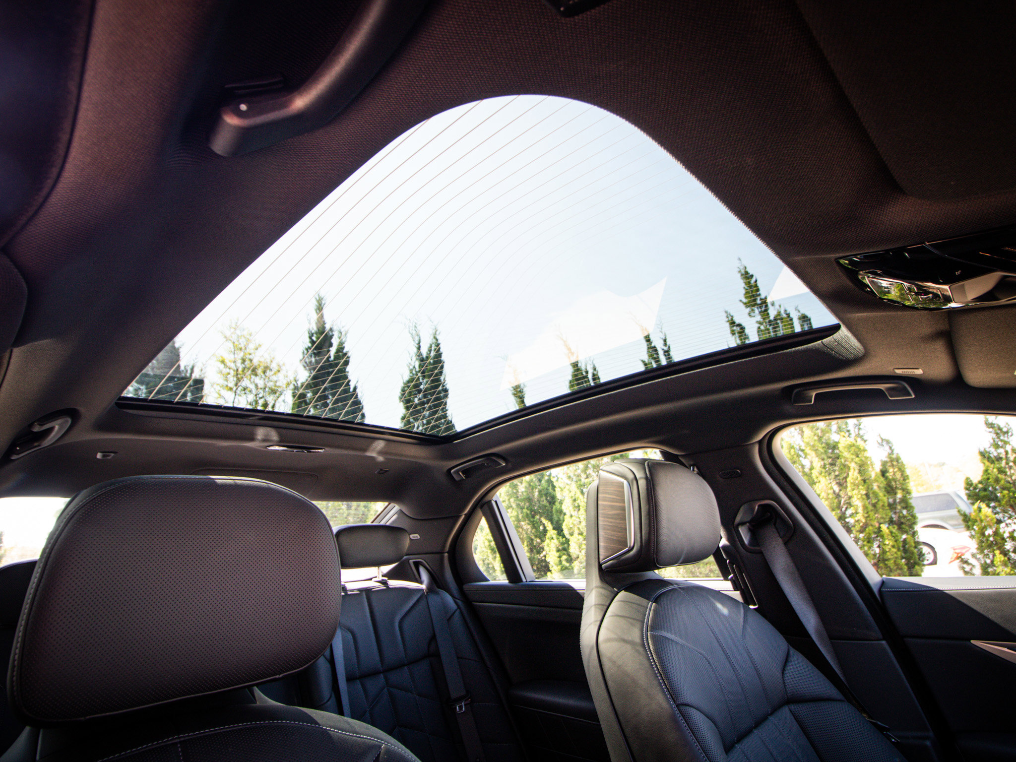 Used 2026 BMW 760i xDrive w/ Executive Package image 28