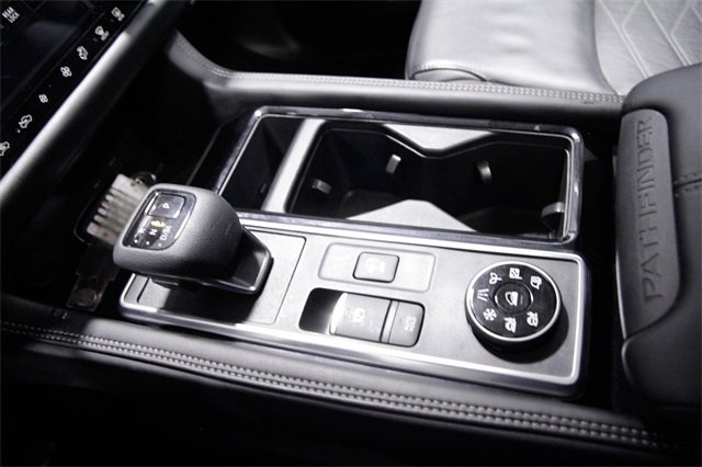 Used 2023 Nissan Pathfinder Platinum image 31