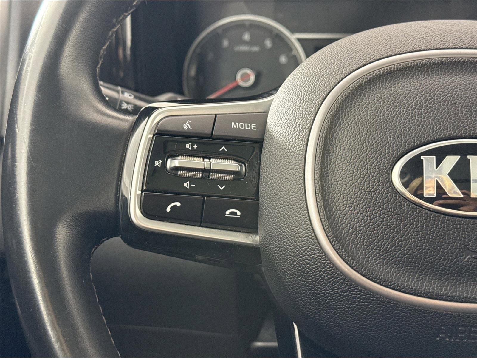 Used 2021 Kia Sorento S w/ Panoramic Sunroof Package FWD image 17