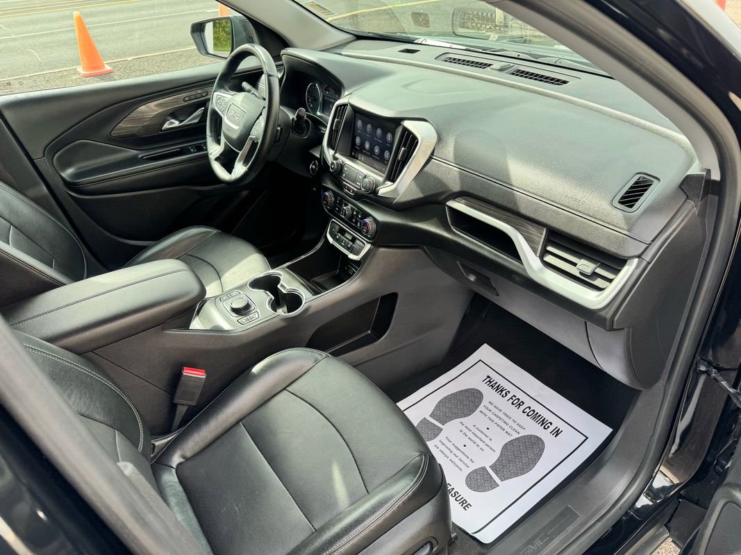 Used 2023 GMC Terrain SLT image 30