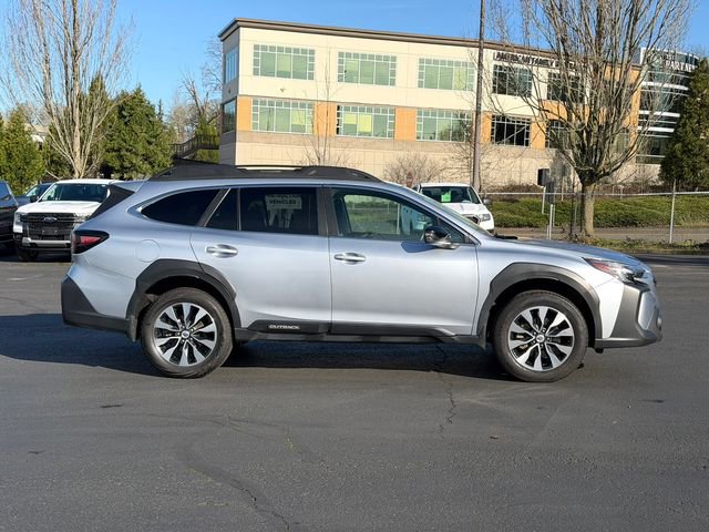 Used 2023 Subaru Outback Limited image 3