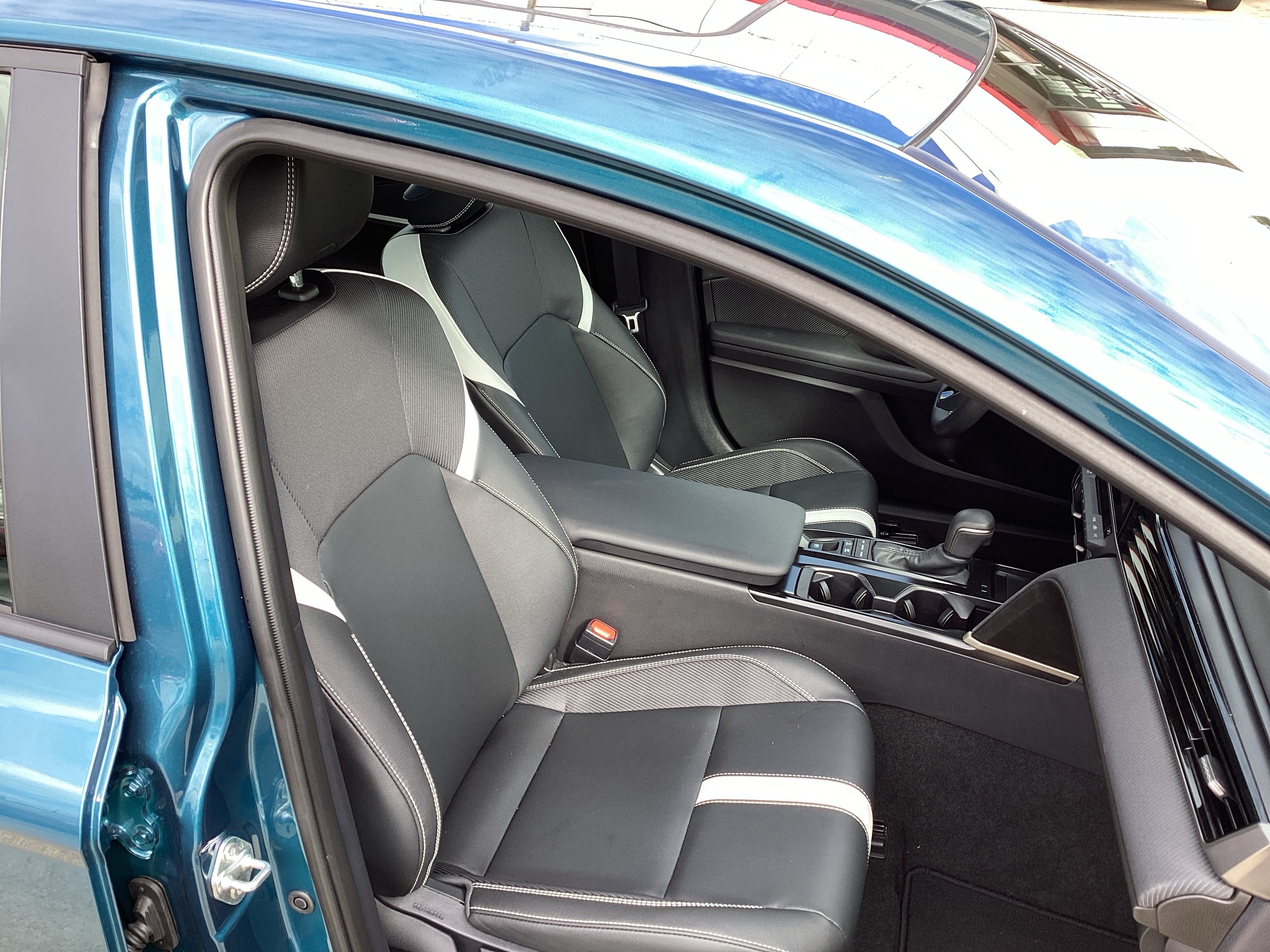 Used 2026 Toyota Camry SE w/ Multimedia Upgrade Package FWD image 10