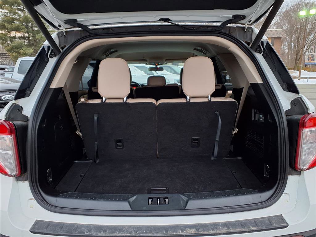 Used 2020 Ford Explorer XLT w/ Equipment Group 202A image 16