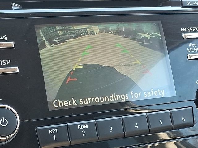 Used 2017 Nissan Rogue S image 17