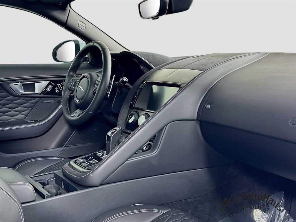 Used 2017 Jaguar F-TYPE SVR image 37