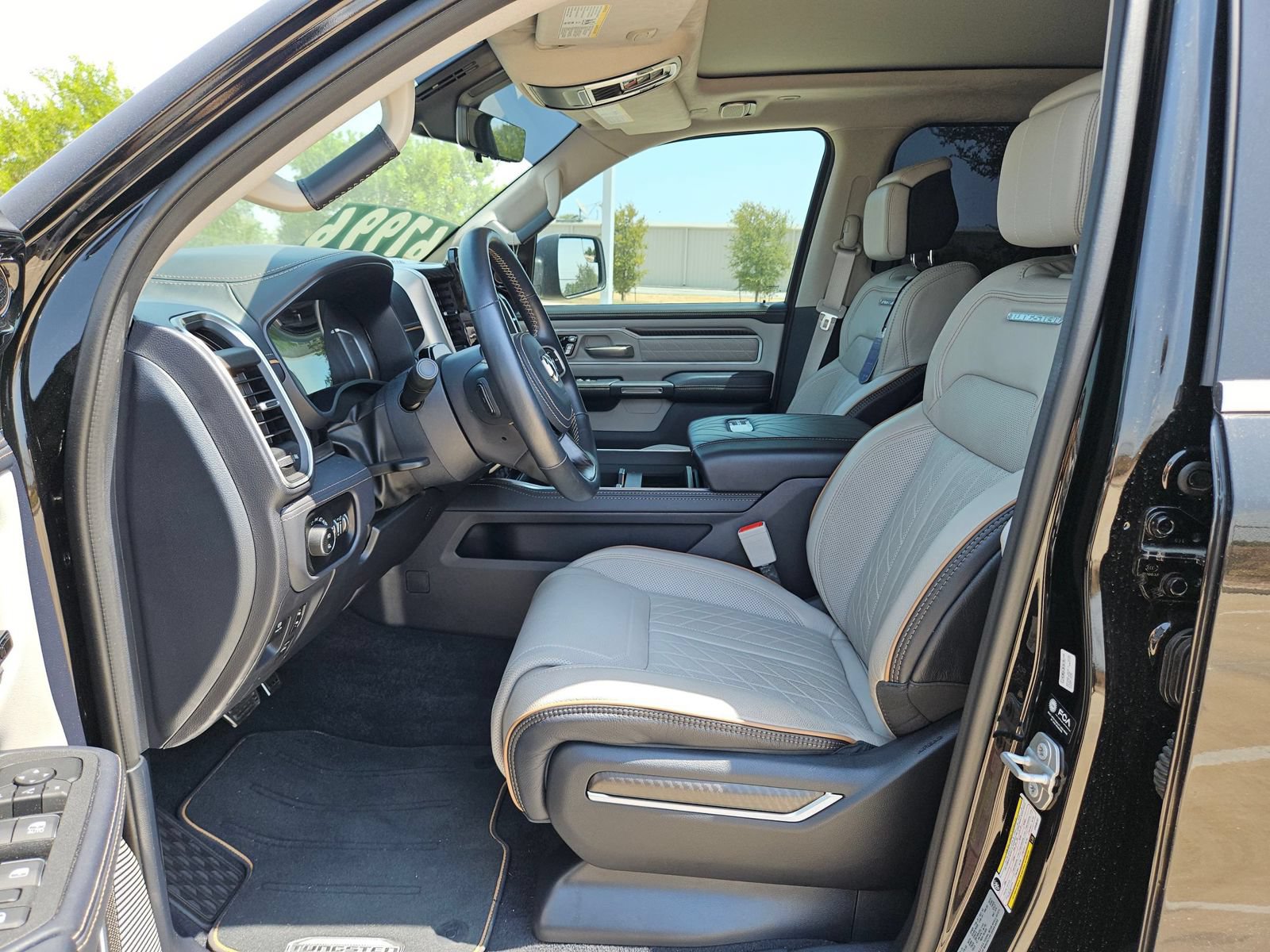 Used 2025 RAM 1500 Tungsten AWD/4WD image 9
