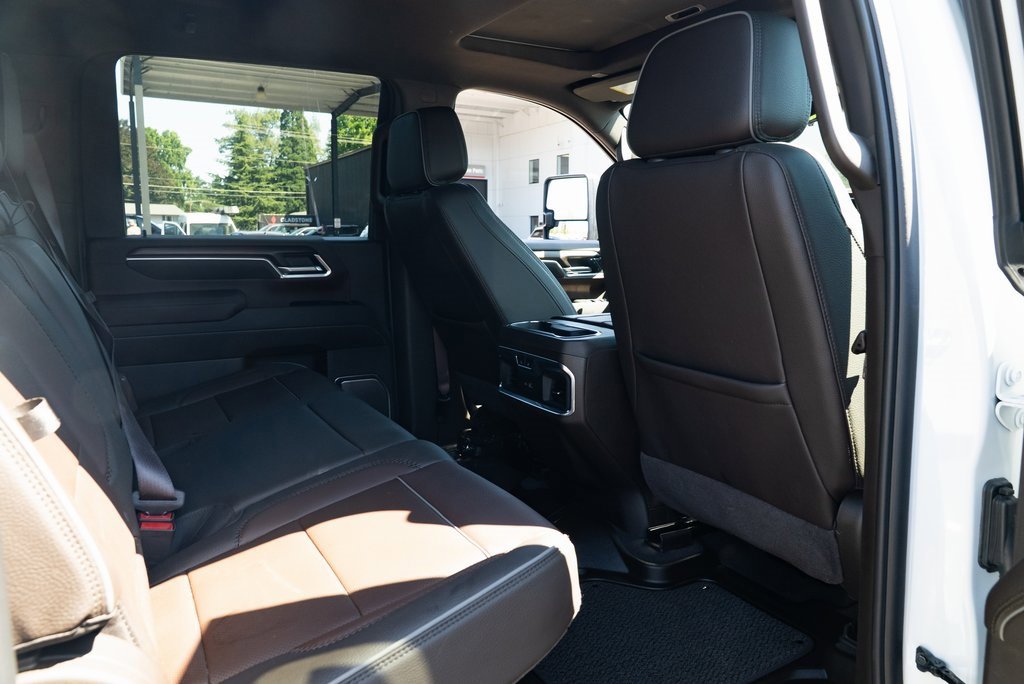 Used 2025 GMC Sierra 3500 Denali w/ Denali Reserve Package image 23