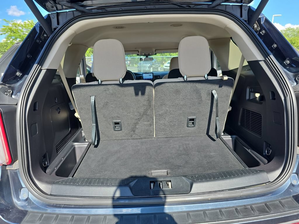 Used 2022 Ford Explorer XLT AWD/4WD image 14