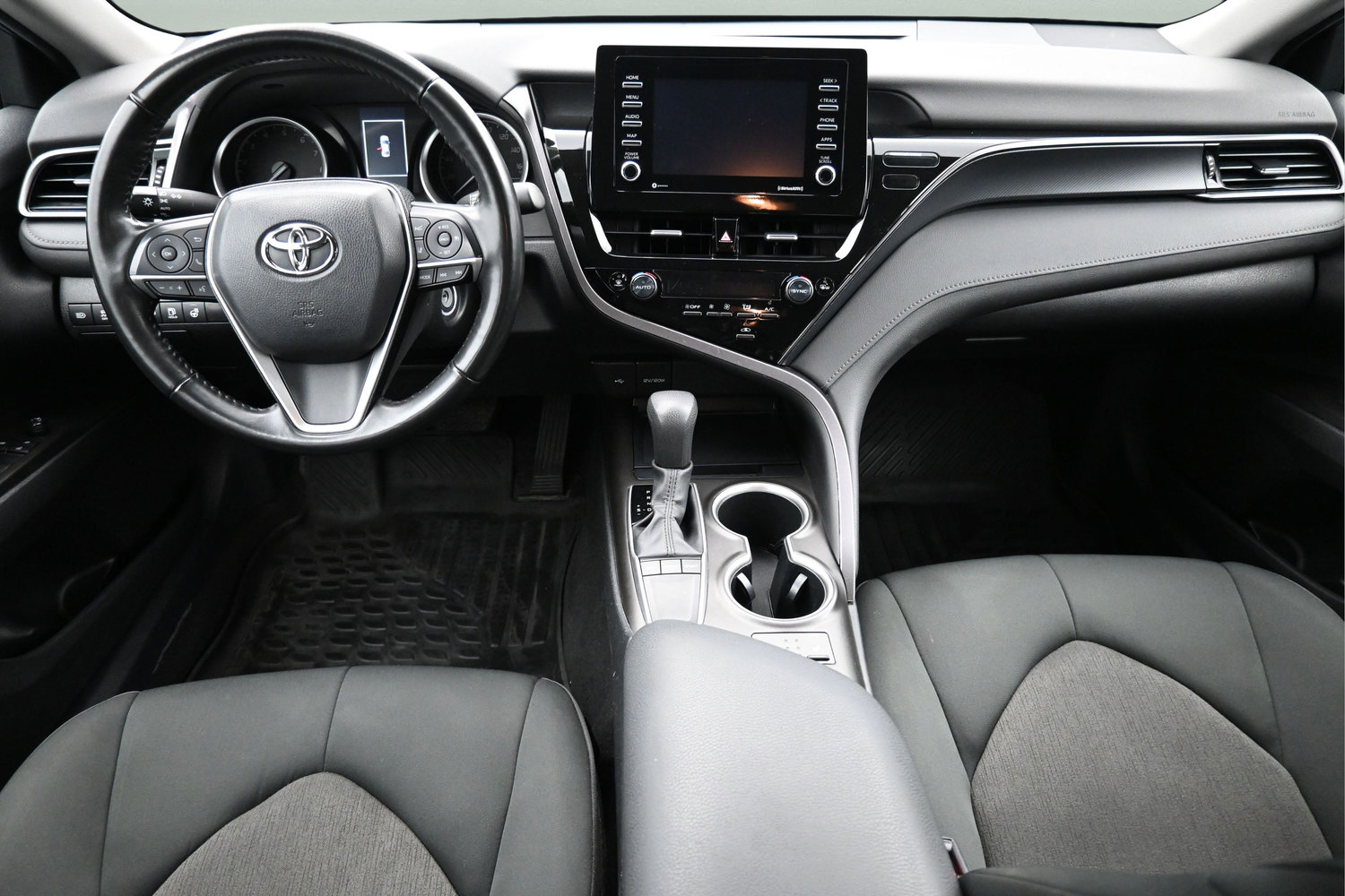 Used 2023 Toyota Camry LE w/ Cold Weather Package FWD image 10