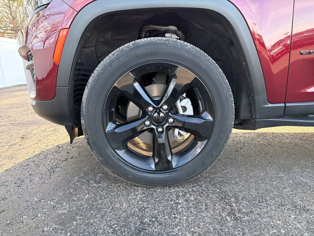 Used 2023 Jeep Grand Cherokee Altitude image 20