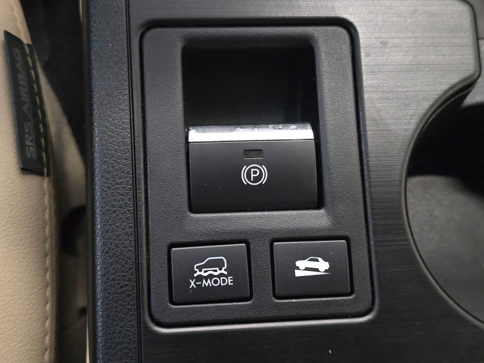 Used 2016 Subaru Outback 2.5i Limited AWD/4WD image 16