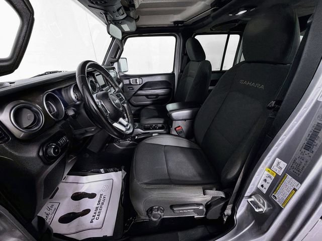 Used 2018 Jeep Wrangler Unlimited Sahara w/ Dual Top Group AWD/4WD image 21
