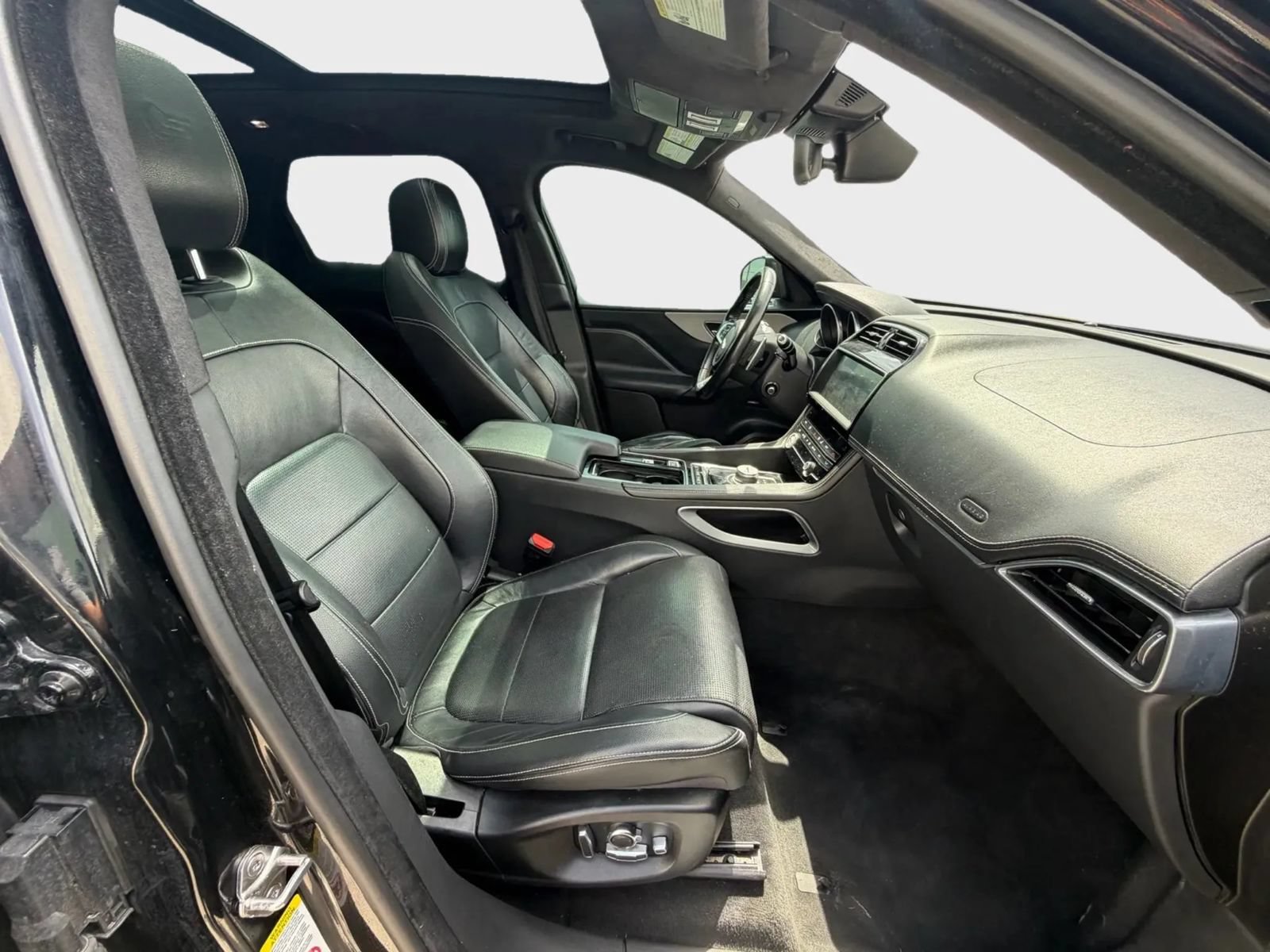 Used 2020 Jaguar F-PACE S AWD/4WD image 14