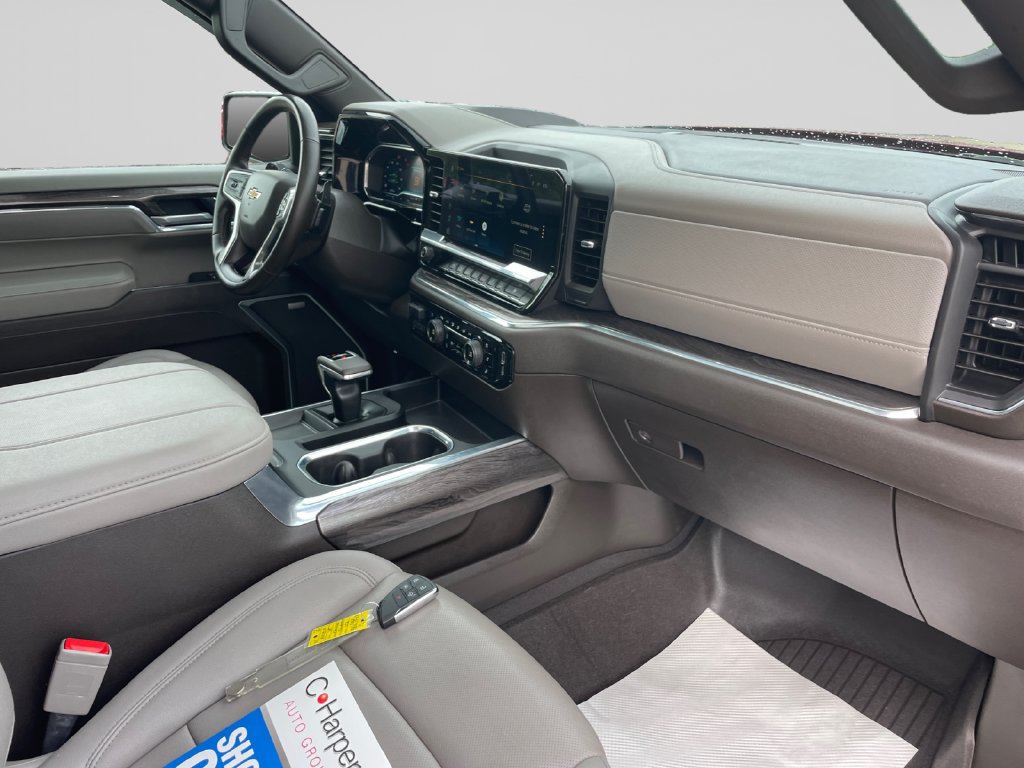 Used 2025 Chevrolet Silverado 1500 LTZ AWD/4WD image 10