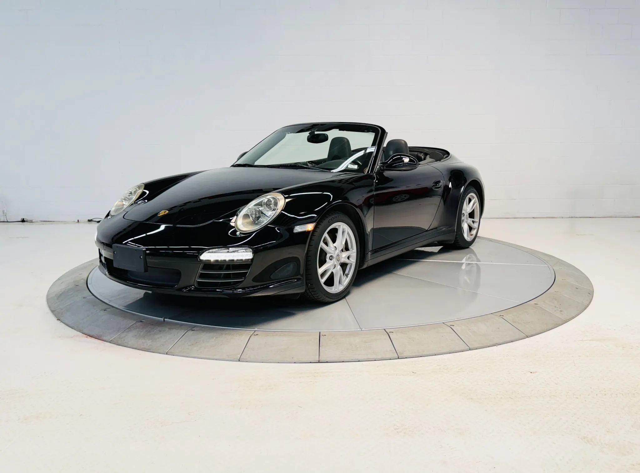 Used 2010 Porsche 911 Carrera 4 AWD/4WD image 3