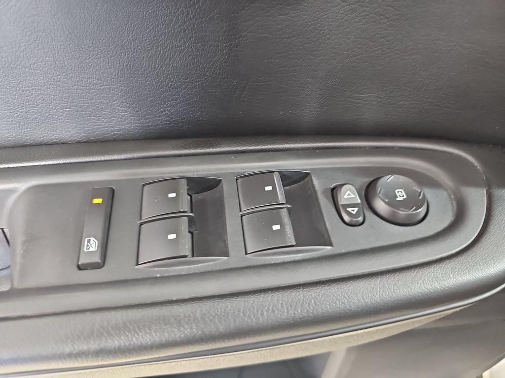Used 2015 Chevrolet Traverse LT w/ Style and Technology Package AWD/4WD image 34