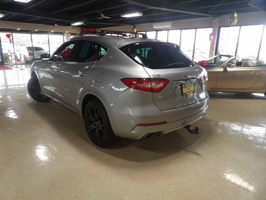 Used 2018 Maserati Levante GranLusso AWD/4WD image 4