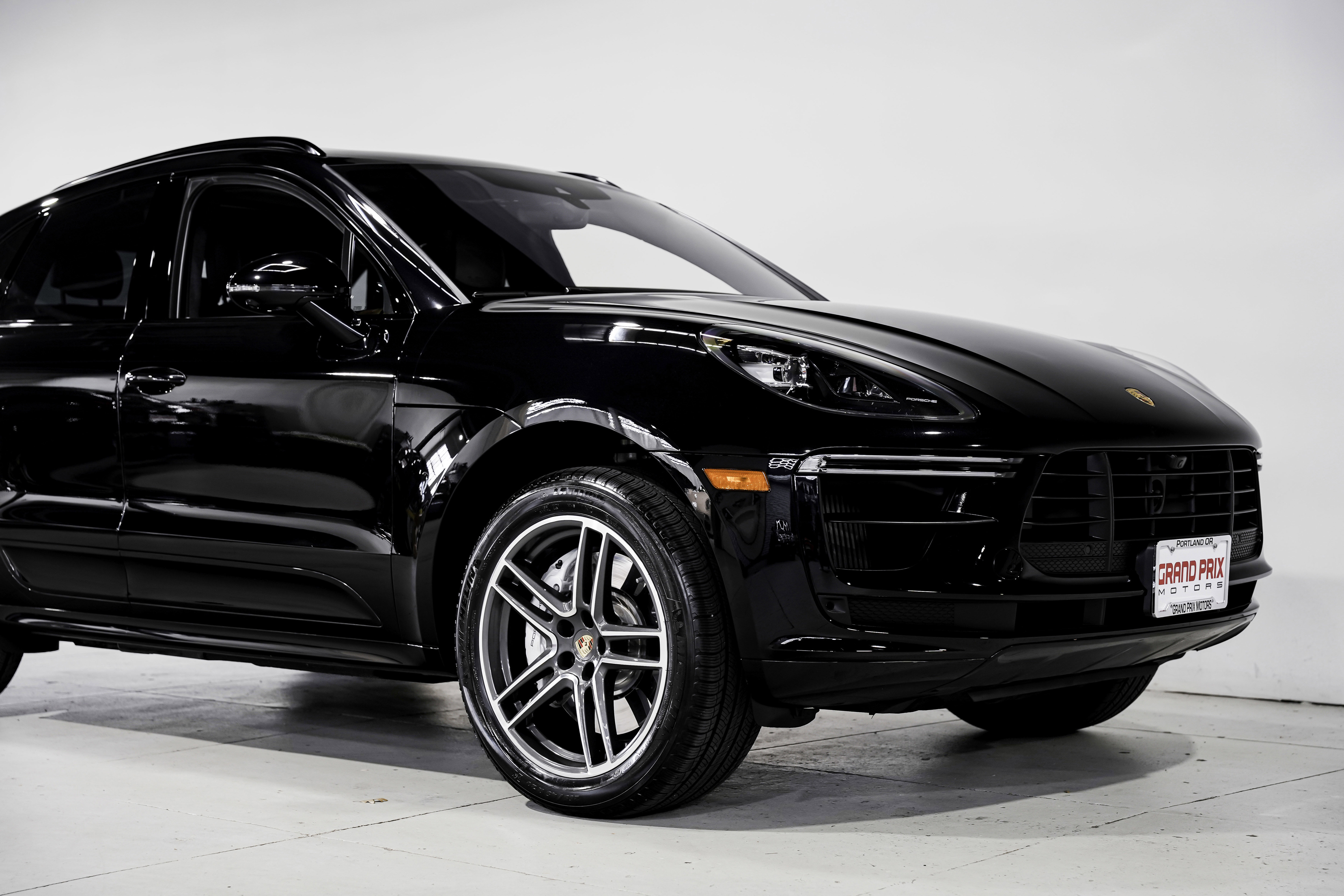 Used 2020 Porsche Macan Turbo image 44