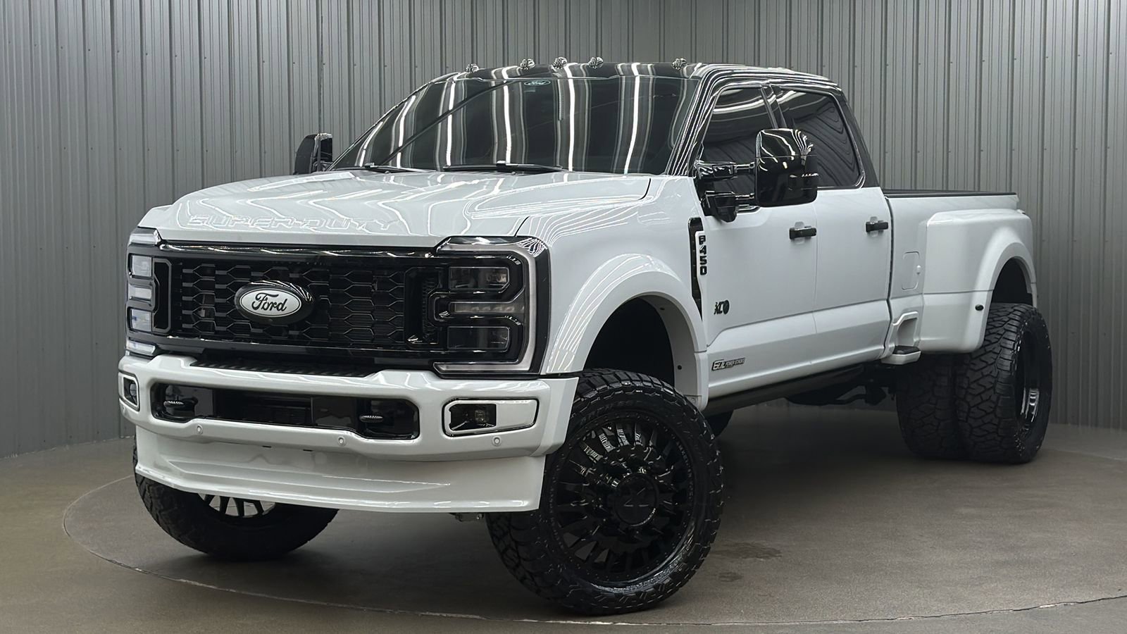 Used 2026 Ford F450 Platinum w/ Platinum Plus Package image 1