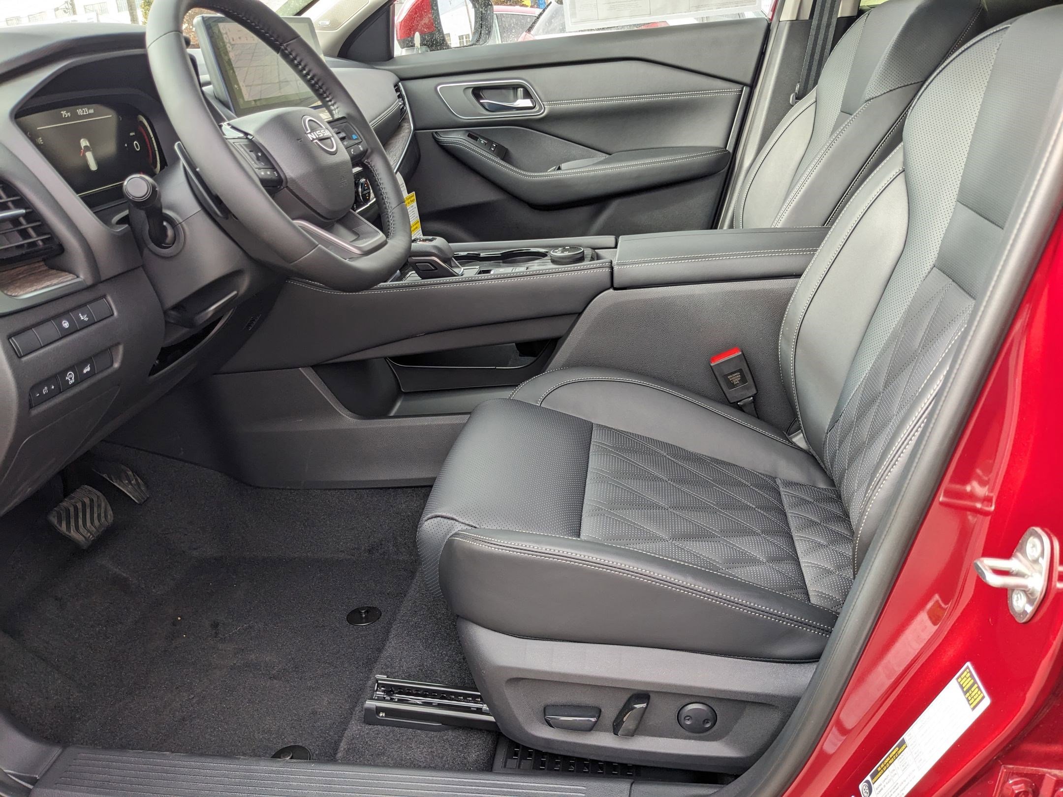 New 2026 Nissan Rogue Platinum image 18