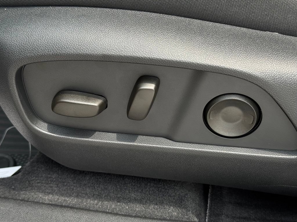 New 2027 Chevrolet Equinox ACTIV w/ Convenience Package III FWD image 29