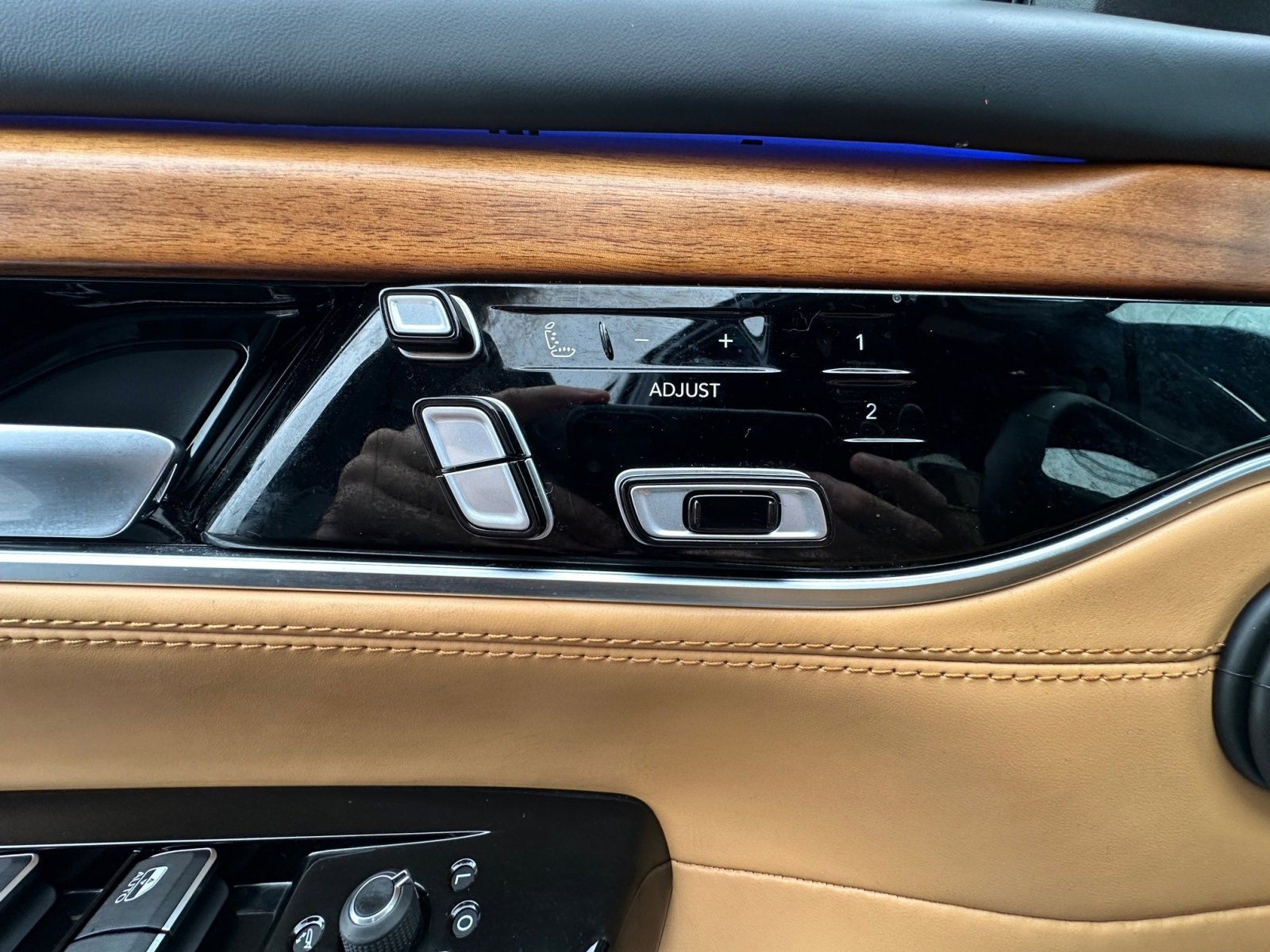 Used 2024 Jeep Grand Wagoneer L Series III w/ Rear Seat Video Group 1 image 27